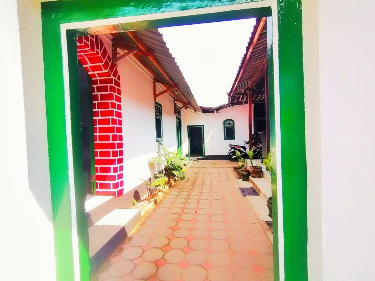 Reddoorz Syariah @ Ndalem Kembang Sore Джокьякарта Экстерьер фото