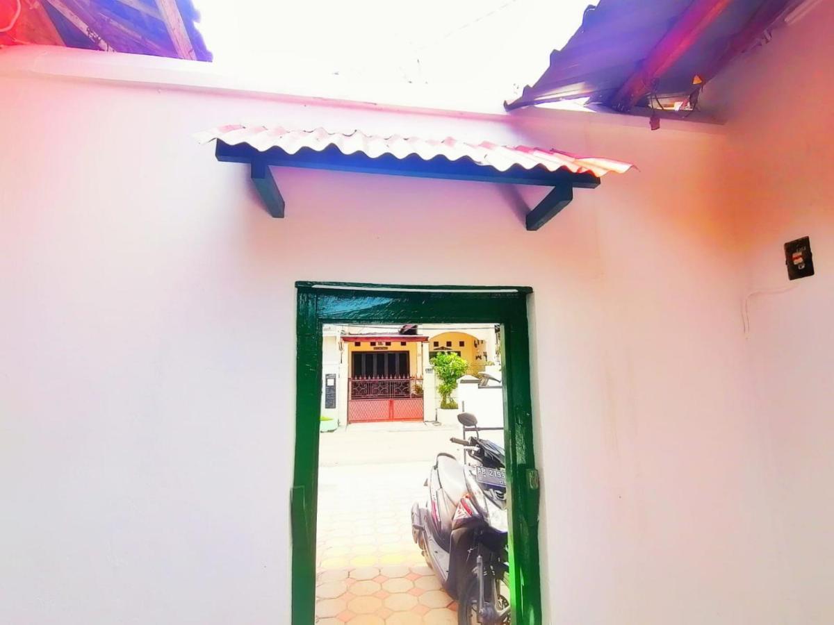 Reddoorz Syariah @ Ndalem Kembang Sore Джокьякарта Экстерьер фото