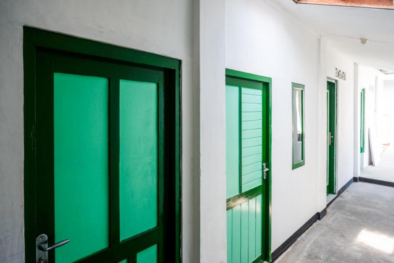 Reddoorz Syariah @ Ndalem Kembang Sore Джокьякарта Экстерьер фото