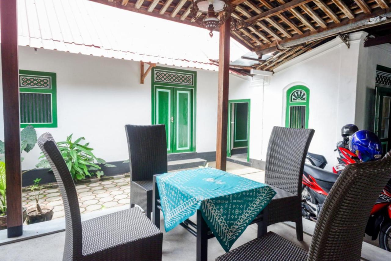 Reddoorz Syariah @ Ndalem Kembang Sore Джокьякарта Экстерьер фото