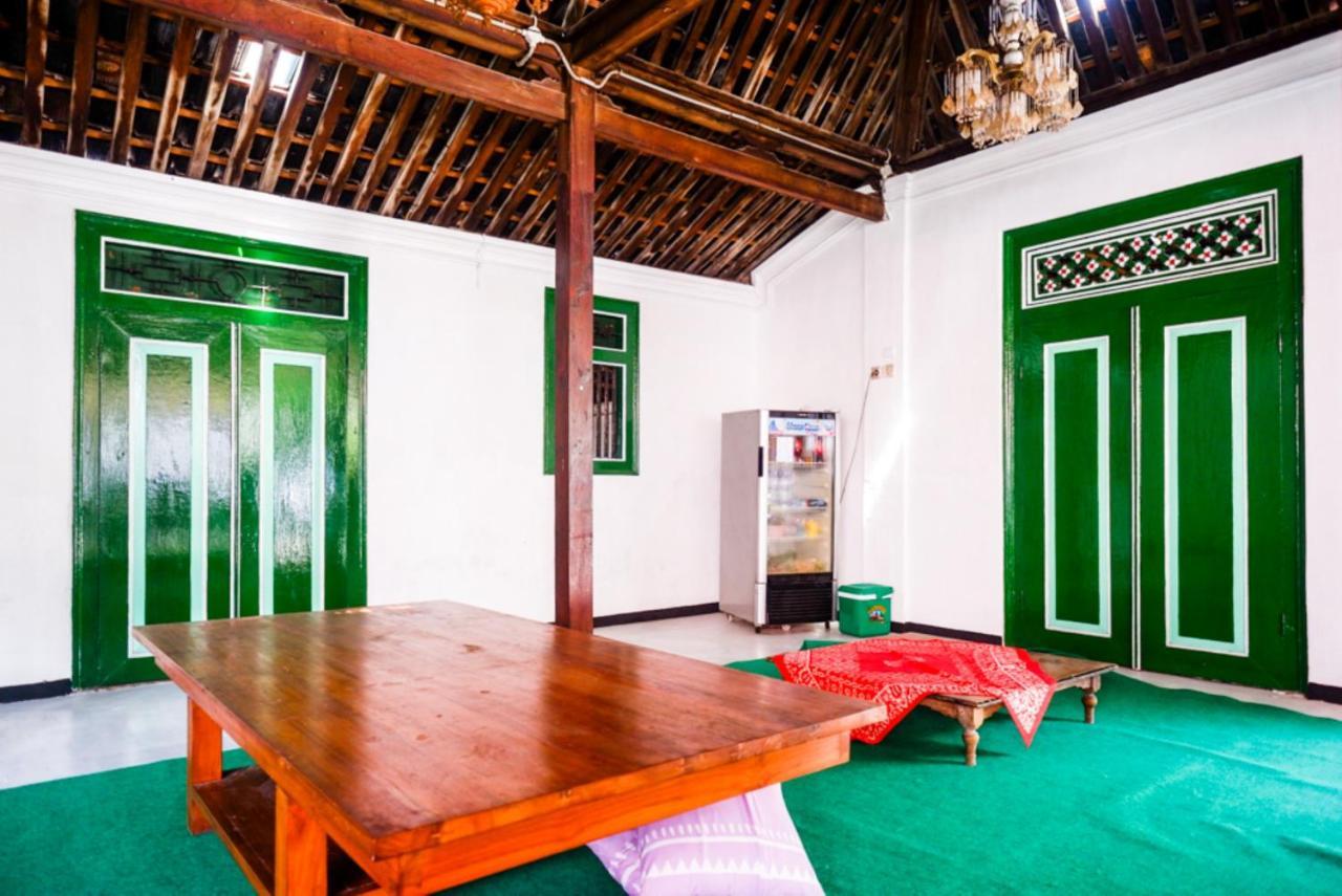 Reddoorz Syariah @ Ndalem Kembang Sore Джокьякарта Экстерьер фото