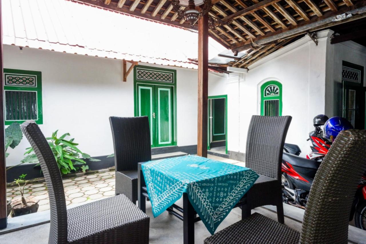 Reddoorz Syariah @ Ndalem Kembang Sore Джокьякарта Экстерьер фото