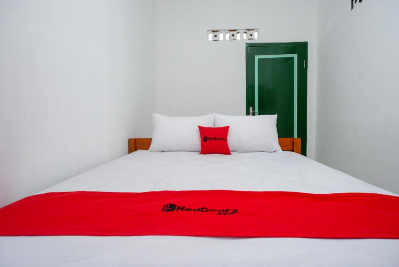 Reddoorz Syariah @ Ndalem Kembang Sore Джокьякарта Экстерьер фото