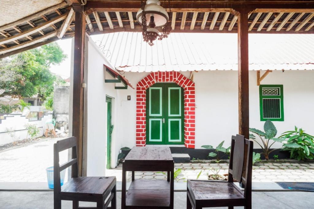 Reddoorz Syariah @ Ndalem Kembang Sore Джокьякарта Экстерьер фото