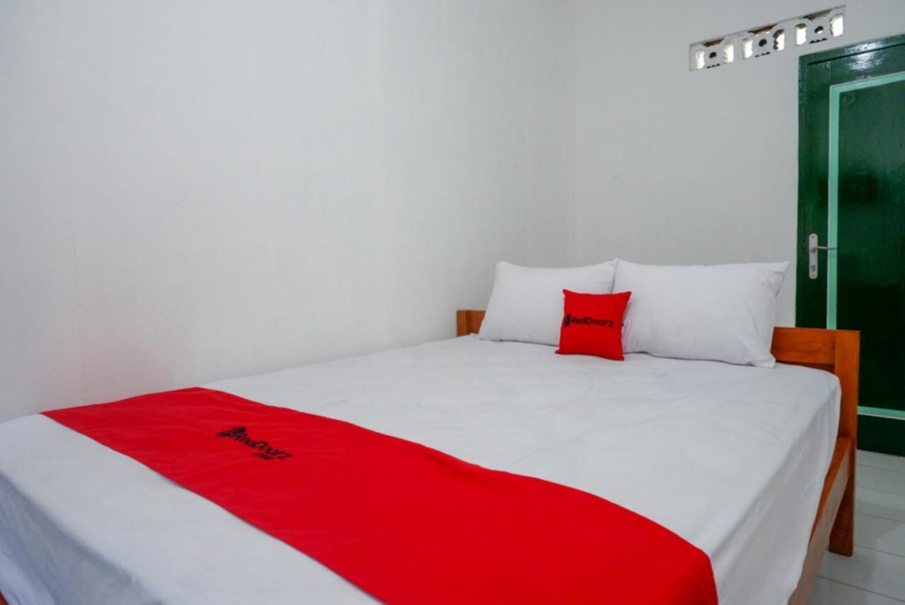 Reddoorz Syariah @ Ndalem Kembang Sore Джокьякарта Экстерьер фото